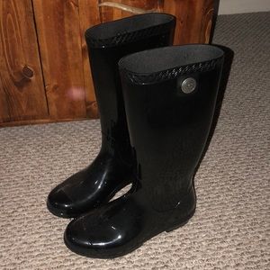 Practically brand new black UGG rain boots size 6